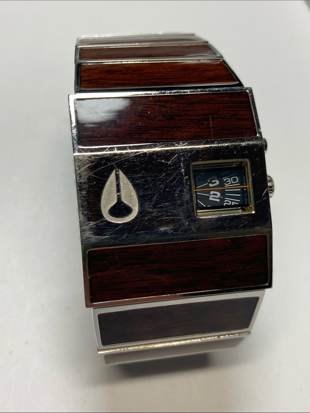 Nixon Rotolog, Silver and Dark Wood Inlay Bracelet Watch, new battery - Picture 3 of 16